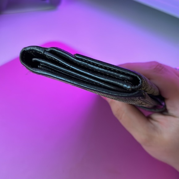 GUCCI Authentic Long Wallet Preloved - Picture 3 of 16